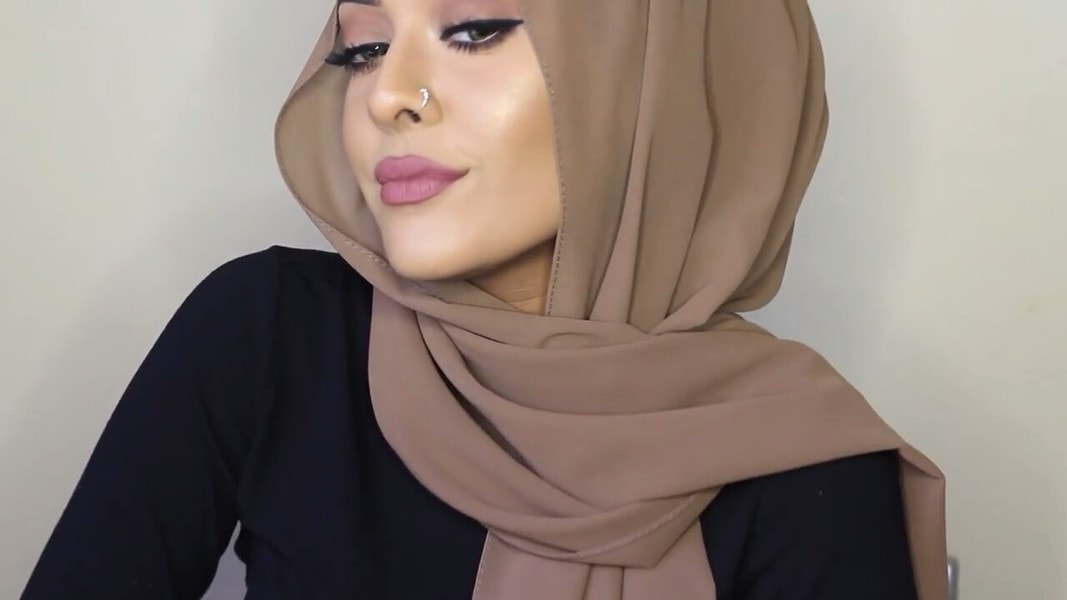 Easy & Stylish Loose Hijab Style Tutorial - Stylorita.com
