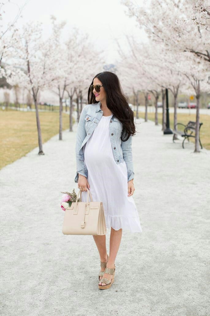 white short dress for a pregnant woman