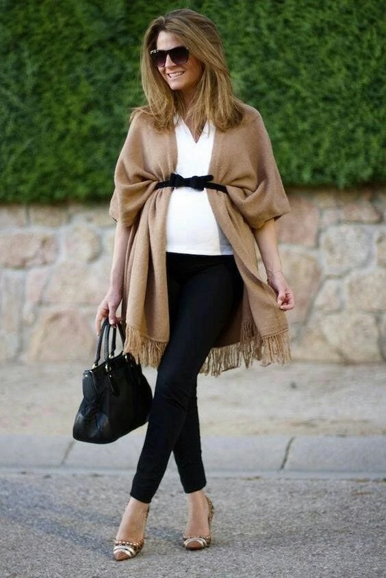  outfit ideas for pregnant with scarf